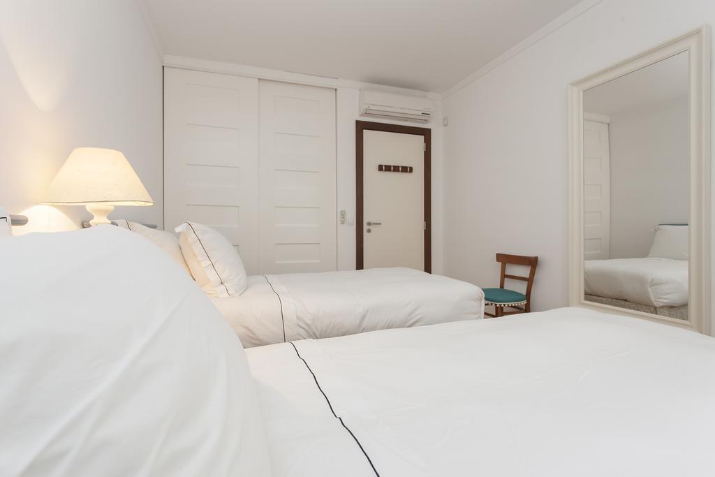 Bairrus Lisbon Apartments - Alfama II الغرفة الصورة