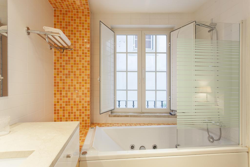 Bairrus Lisbon Apartments - Alfama II الغرفة الصورة
